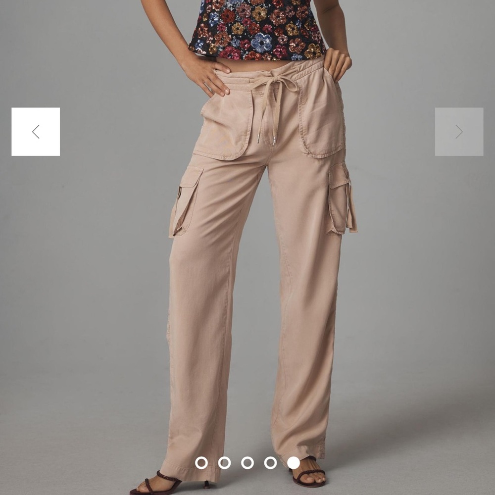 LeSuperbe cargo pants in Sand. Size 6